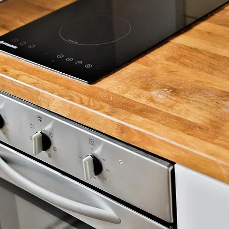 Selari Street דירה